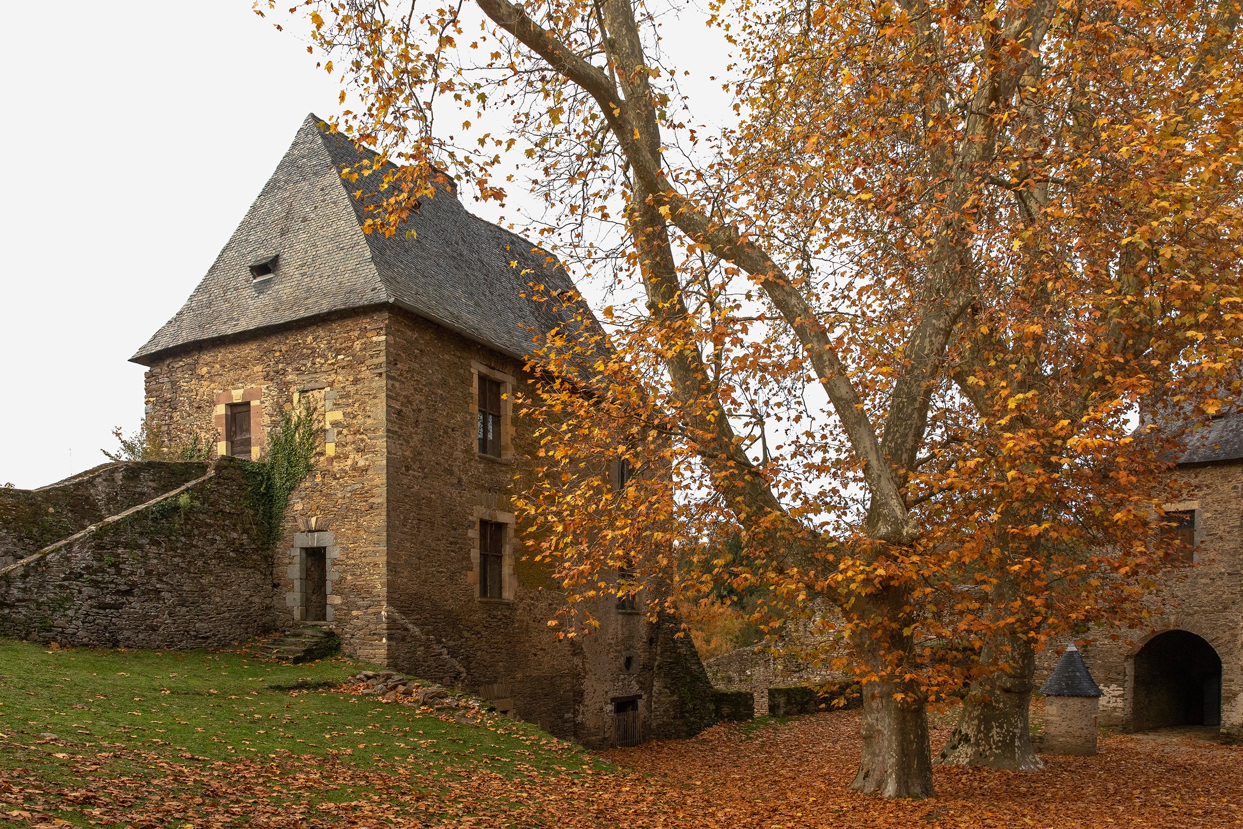yannmonel-8514-castrum.jpg